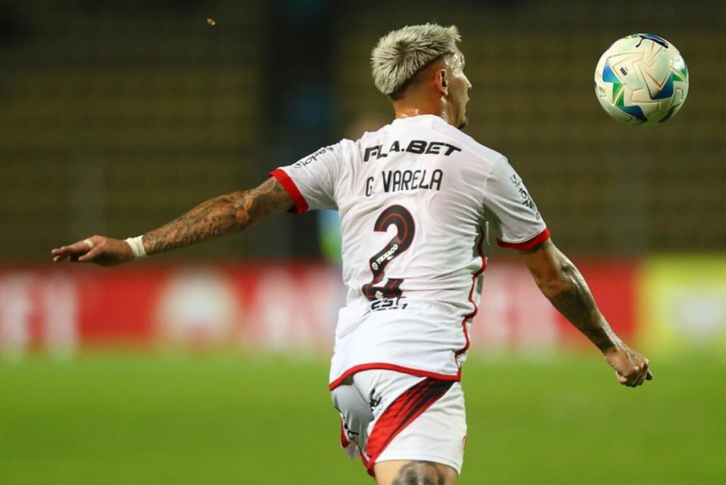 Varela mantém boa fase e é destaque do Flamengo em jogo contra o Deportivo Táchira, pela Libertadores