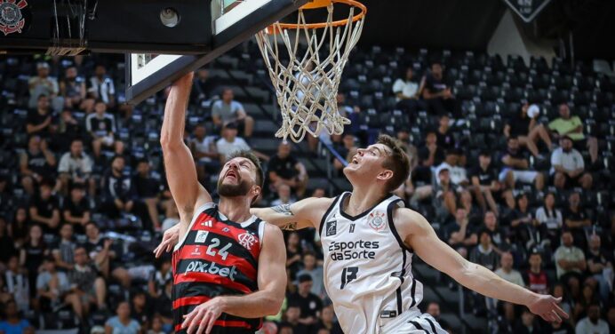 Flamengo vence Corinthians fora de casa e sai na frente nos playoffs do NBB