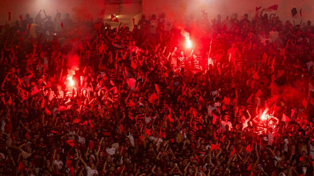 Flamengo quebra próprio recorde de público entre times brasileiros na Libertadores