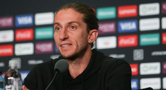 Filipe Luís revela motivo de bom desempenho de brasileiros no Mundial: “Estamos pensando…”