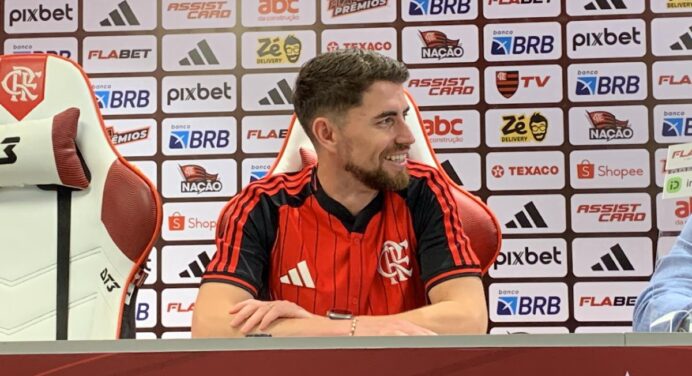 Camisa 8 ou 5? Jorginho revela qual posição se sente mais confortável em atuar