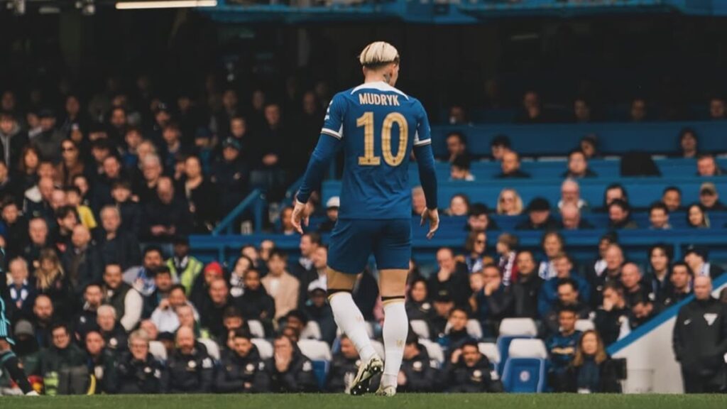 Jogador do Chelsea pode ser suspenso por 4 anos após acusação de violação de regras; time enfrenta Fla no Mundial