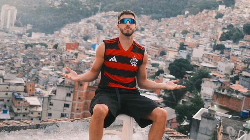 Zagueiro de Portugal posta foto com camisa do Flamengo