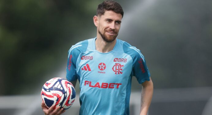 Léo Ortiz conta bastidores da adaptação de Jorginho ao Flamengo: “Com apenas 2 dias…”