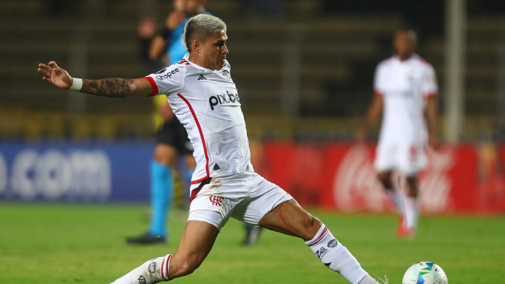 Flamengo muda de uniforme para próximo jogo no Mundial