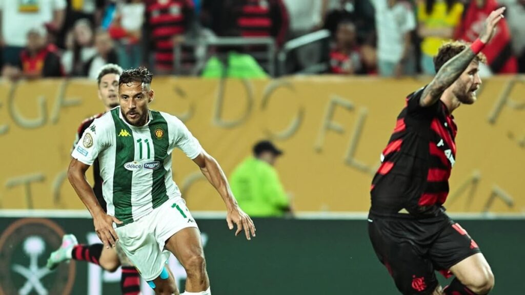 Jogador de adversário do Flamengo no Mundial é preso após confusão em aeroporto da França