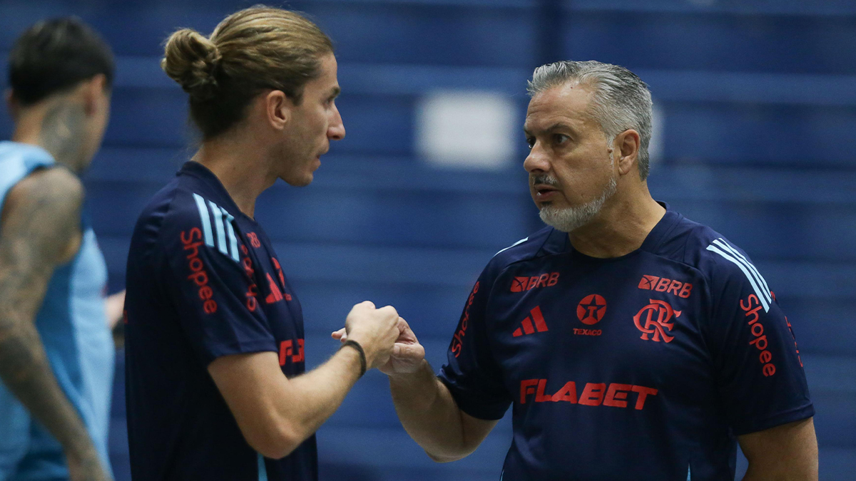 Filipe Luís e José Boto em treino do Flamengo