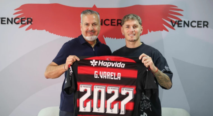 É oficial! Flamengo anuncia renovação de contrato com Varela