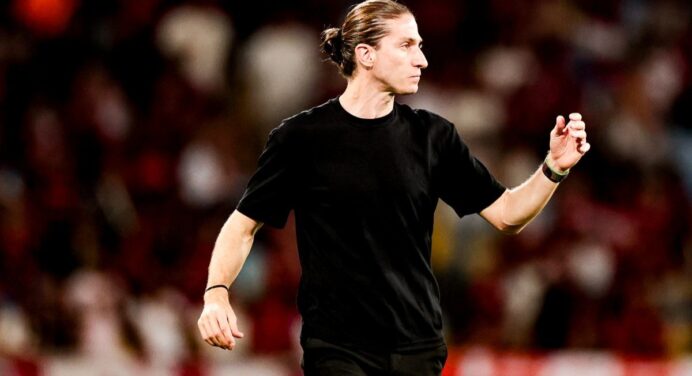 Filipe Luís tenta feito inédito pelo Flamengo em decisão contra o Lanús