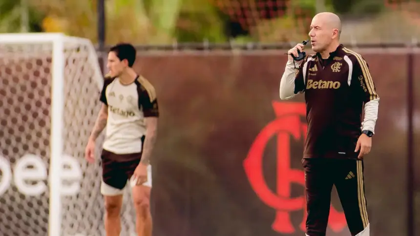 Jardim define Flamengo com mudanças para encarar o Corinthians