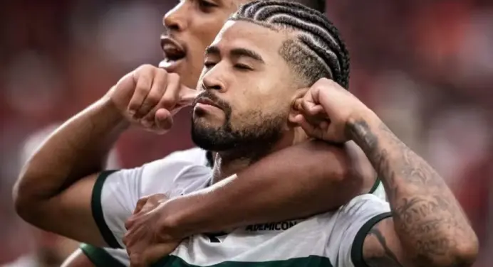 Flamengo busca contratação de atacante de time do Brasileirão por valor absurdo, diz jornalista